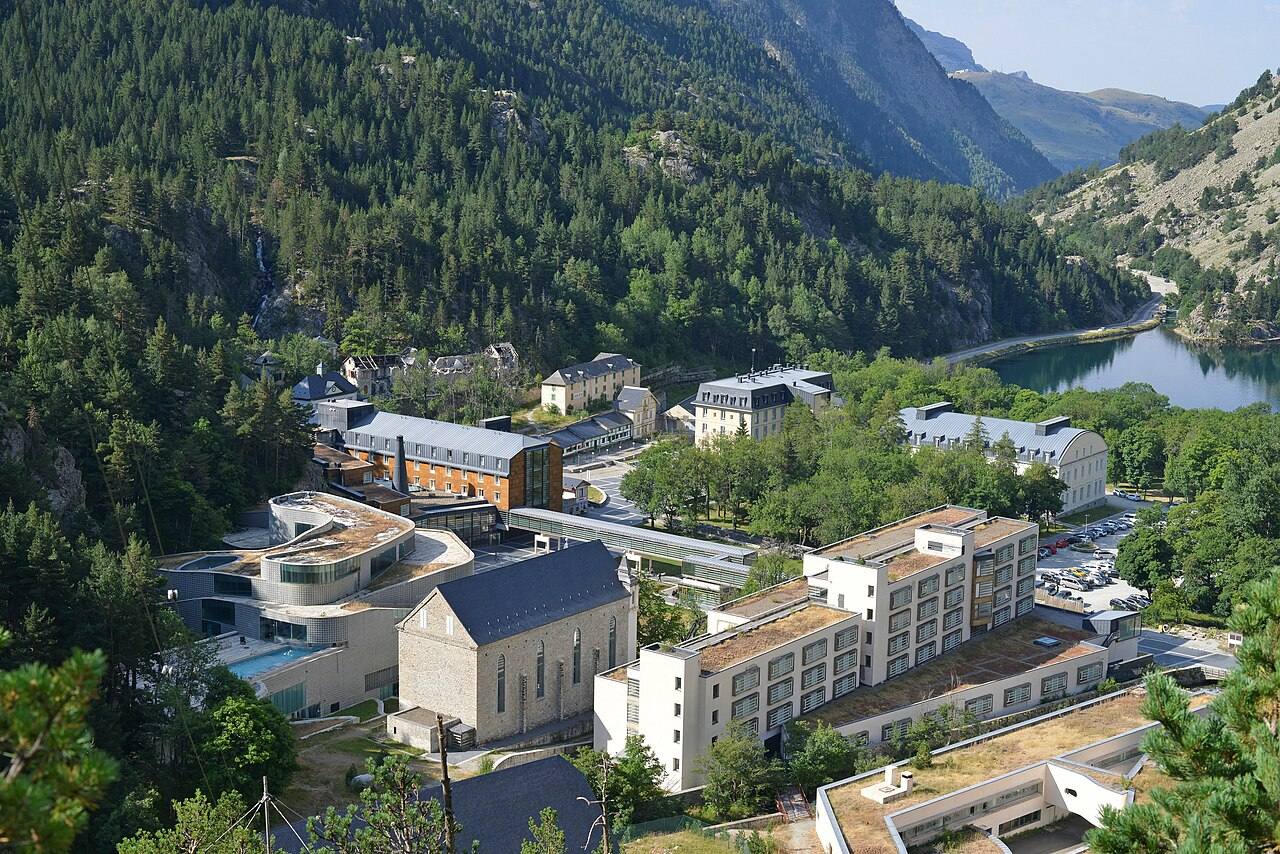 Vista aérea del valle del balneario de Panticosa, en el Pirineo